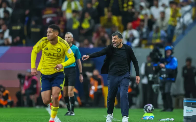 أخطاء تحكيمية فادحة.. هل تعمد سلافكو فينتشيتش الإضرار بنادي الاتحاد في الكلاسيكو؟